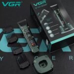 VGR-696 – ماكينة حلاقة كهربائية احترافية من في جي ار، قابلة للشحن، للرجال، لون أخضر، سعة بطارية 2500 مللي أمبير