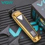 VGR-913 – ماكينة حلاقة كهربائية احترافية قابلة للشحن للرجال من في جي ار – لاسلكية، شفرات سيراميك، بطارية ليثيوم 2000 مللي أمبير