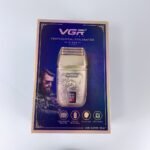 ماكينة حلاقة VGR V-349 الذهبية للرجال – لاسلكية بتقنية القطع برقائق التيتانيوم الثلاثية، شاشة LED، تصميم مريح